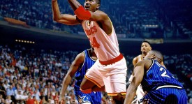 字母哥低迷状态下的雄鹿：高额保障合同与球队前景隐忧