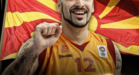 库里：四冠王，NBA三分传奇的书写者